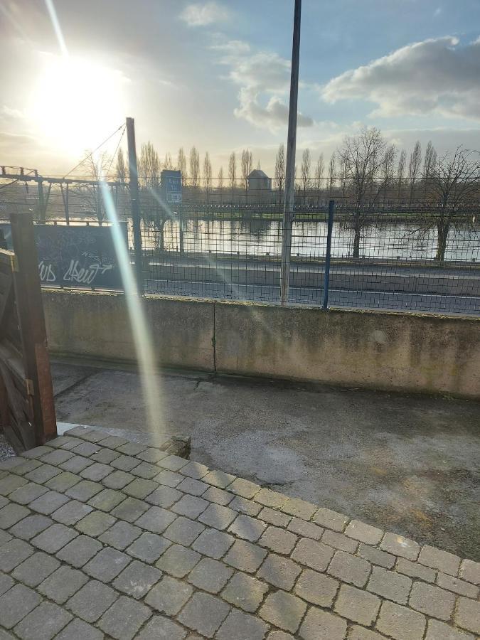 Appartement Rdc Plein Centre Avec Terrasse Visé Eksteriør bilde